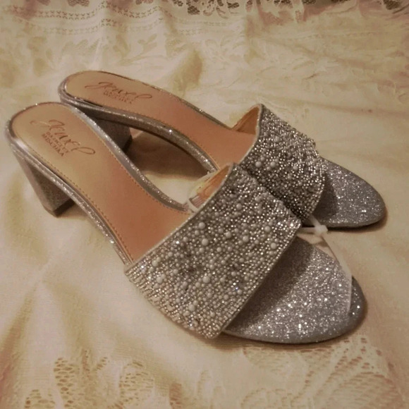 Jewels Badgley Mischka Harlyn Block Heeled Mules with Crystal Vamp - Picture 2 of 8